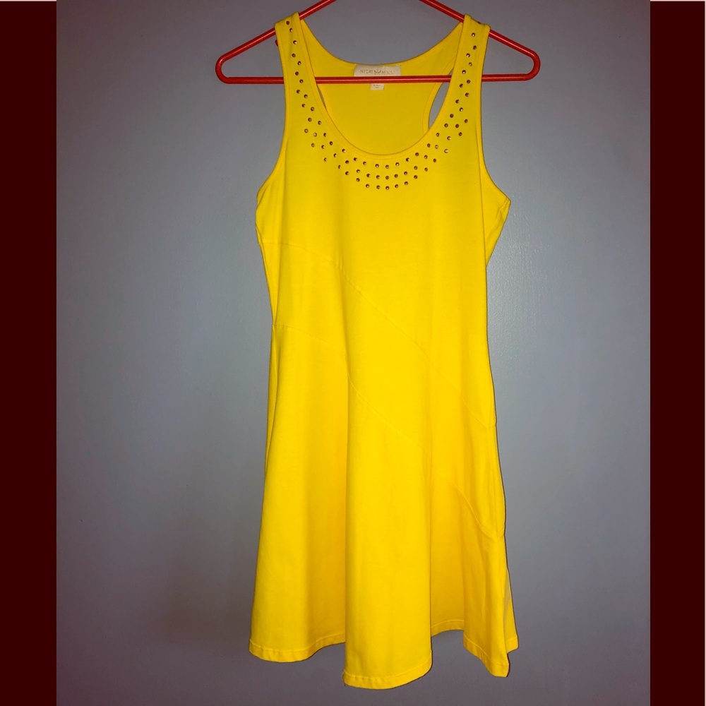 Nicki Manaj yellow dress